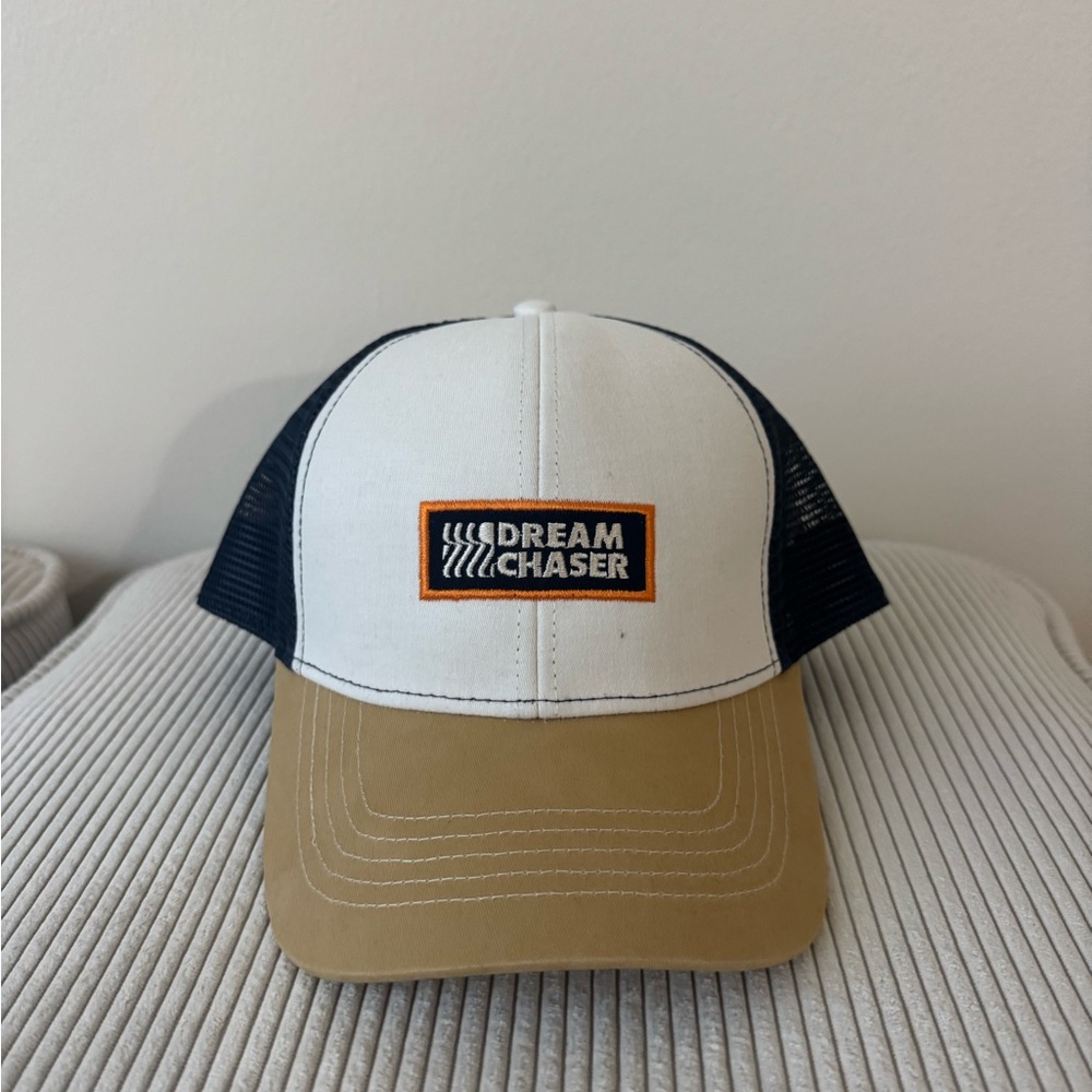dream chaser adjustable trucker hat *never worn*